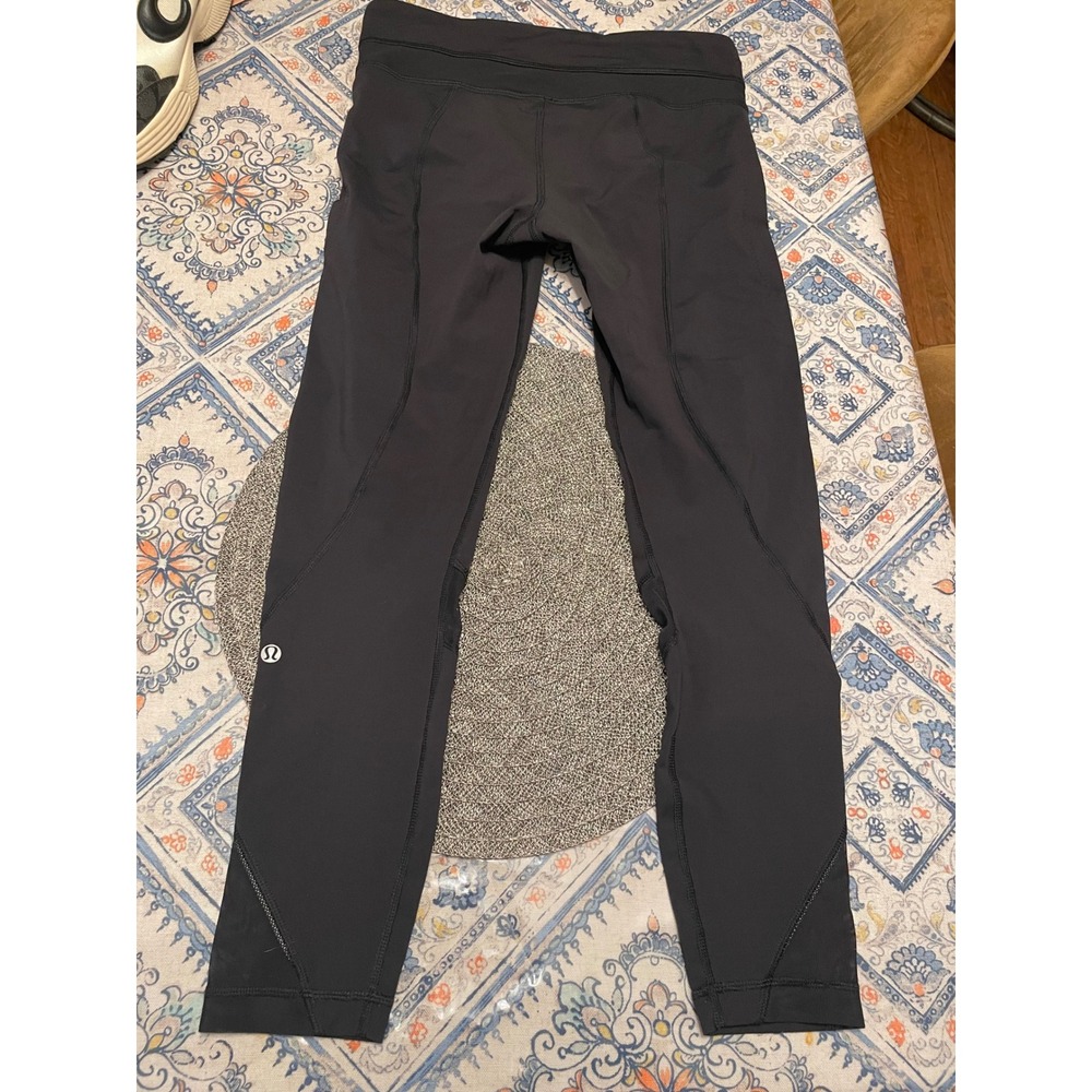 Lululemon Black Mesh Crop Leggings Zipper Pockets Size 6 Activewear Yoga Pants